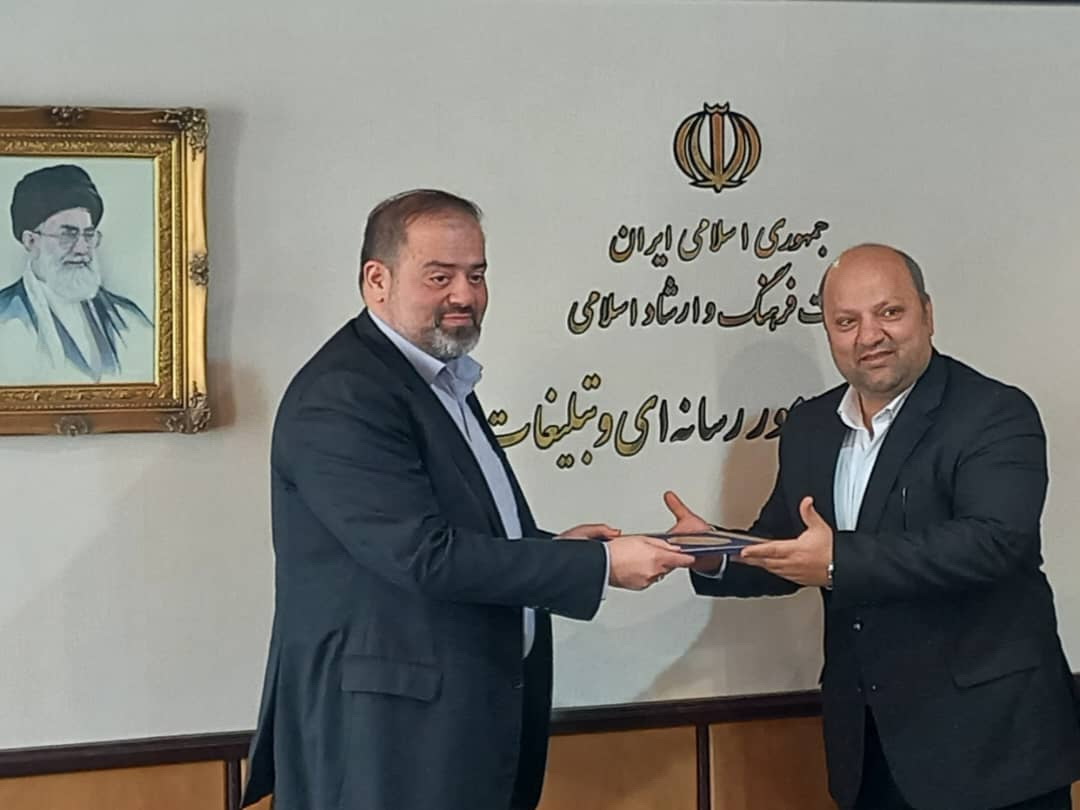 به گزارش وقایع‌نیوز، عباس صالحی وزیر فرهنگ و ارشاد اسلامی در این حکم، تشویق افکار عمومی به استفاده از کالاهای ایرانی در بسترهای متنوع تبلیغاتی را در کنار برنامه‌ریزی برای تقویت ارتباط موثر و کارآمد با مجامع، اتحادیه‌ها، صنوف و موسسات تبلیغاتی را خواستار شده است.