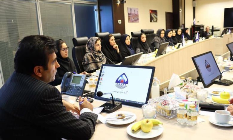شناسایی توانمندی‌های زنان شاغل در گروه اهداف اولویت مدیریت جدید است، نشست هم‌اندیشی دکتر حبیب خراسانی، مشاور مدیرعامل و معاون منابع انسانی و پشتیبانی گروه با بانوان شاغل در مجموعه اهداف بر گزار شد.