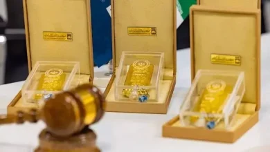 فروش بیش از ۱۰ هزار میلیارد تومان شمش طلا در ۱۱ حراج، از ابتدای سال جاری تا ۲۳ اردیبهشت ماه و طی ۱۱ جلسه حراج در مجموع ۱۱۸۹ کیلوگرم شمش طلا در مرکز مبادله به ارزش بیش از ۱۰ هزار و ۵۰۰ میلیارد تومان (۱۰.۵ همت) به فروش رسیده است.