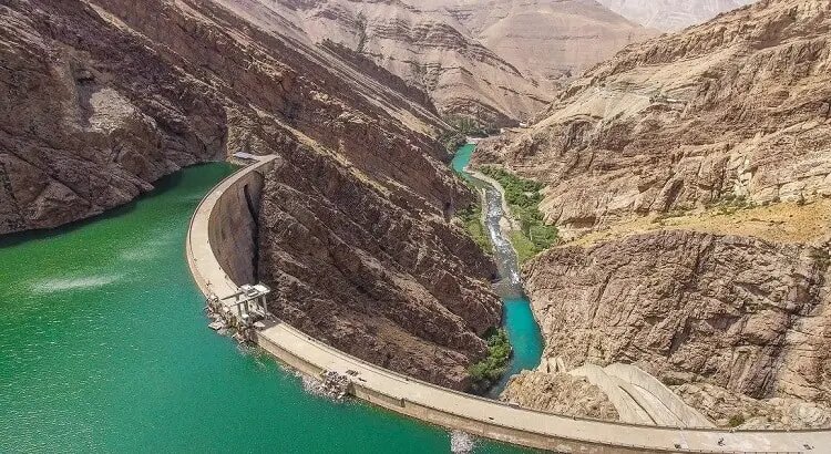 بازار مبادله آب در پنج منطقه پایلوت کشور عملیاتی شد، یک مقام مسئول با اشاره به بحران کم‌آبی و ضرورت بازتخصیص منابع، از عملیاتی‌شدن بازار مبادله آب در پنج دشت کشور خبر داد و بر نقش سیاست‌های اقتصادی در مدیریت بهینه منابع آبی تأکید کرد.