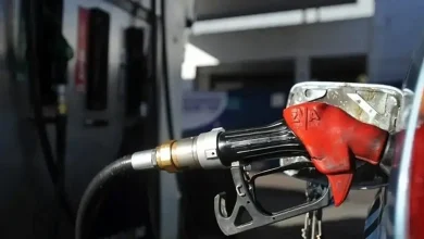 پیامدهای توقف افزایش پلکانی نرخ انرژی، مدیر عامل پیشین شرکت ملی پالایش و پخش فرآورده‌های نفتی گفت: اگر روند افزایش قیمت پلکانی سوخت که از دهه ۸۰ در دستور کار قرار گرفته بود؛ ادامه پیدا کرده بود ما به نتیجه مطلوب و هدف تعیین شده می‌رسیدیم. یعنی هم قیمت واقعی می‌شد، هم جلوی قاچاق را می‌گرفتیم و هم اینکه اقتصاد خود را با این روند تنظیم می‌کرد، قیمت‌ها نیز به شکل مناسبی بالا رفته و به واقعی شدن نزدیک می‌شدیم.