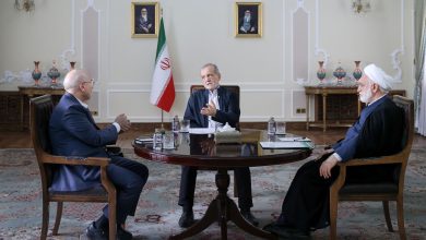 به گزارش فرصت رسانه به نقل از ایرنا، رضا مسرور دبیر شورای‌عالی مناطق آزاد تجاری ـ صنعتی و ویژه اقتصادی در نامه‌ای به محمدرضا عارف معاون اول رئیس‌جمهور خواستار بازگشت معافیت مالیات بر ارزش افزوده در مناطق آزاد کشور شد؛ موضوعی که از منظر فعالان اقتصادی و سیاست‌گذاران حوزه تولید و سرمایه‌گذاری، یکی از ضرورت‌های کلیدی در تقویت جایگاه مناطق آزاد به‌شمار می‌رود.