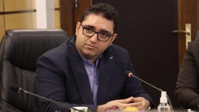 به گزارش فرصت رسانه: امیر روشن‌بخش در گفت‌وگو با روابط عمومی سازمان توسعه تجارت ایران، توسعه صادرات را یکی از سیاست‌های اصلی کشور در حوزه تقویت تجارت دانست و افزود: بنگاه‌های کوچک و متوسط نقش غیرقابل انکاری در توسعه و پیشرفت اقتصادی کشورها دارند در حال حاضر بخش قابل توجهی از صادرات آمریکا و چین، از محل شرکت‌های کوچک و متوسط یا همان SME ها انجام می‌گیرد؛ عموم این شرکت‌ها تولیدکننده کالاهایی هستند که ارزش کالایی آنها نسبت به وزن بیشتر است و به عبارتی به‌دنبال خلق ارزش افزوده بالا در تولید هستند.