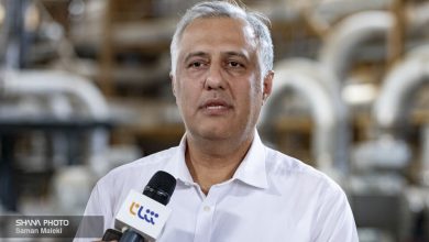 به گزارش فرصت رسانه: بابک فروزش اصل در گفت‌وگو با شانا در تشریح طرح‌های پالایشگاه تهران با تأکید بر اینکه با آغاز به کار دولت چهاردهم، روند اجرای طرح‌ها تسهیل شده و شاهد راه‌اندازی پروژه‌های متعدد در ماه‌های پیش ‌رو خواهیم بود، بیان کرد: کمک‌های انجام‌شده در زمینه تخصیص ارز و افزایش سهمیه‌های ارزی از سوی شرکت ملی پالایش و پخش و همکاری بانک مرکزی و وزارت صمت نیز نقش قابل‌توجهی در تسهیل روند اجرای پروژه‌ها داشته‌ است. پروژه‌های تصفیه پساب شهری، تولید هگزان صنعتی و اتصال به برق سراسری ازجمله طرح‌های شرکت پالایش نفت تهران است که به‌زودی به بهره‌برداری می‌رسند.