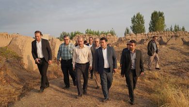 به گزارش فرصت رسانه به نقل از وزارت راه و شهرسازی از استان اردبیل، عبدالرضا گلپایگانی معاون وزیر راه و شهرسازی و مدیرعامل شرکت بازآفرینی شهری ایران و هیئت همراه در اولین روز سفر به استان اردبیل با حضور در شهرستان مشکین‌شهر با همراهی معاون مسکن و ساختمان راه و شهرسازی استان اردبیل و مدیران شهرستان مشکین‌شهر در بازدید از قلعه تاریخی کهنه قلعه که یکی از آثار تاریخی باقی‌مانده از دوره ساسانیان در شهرستان مشکین‌شهر بوده و از جاذبه‌های گردشگری محسوب می‌شود، اظهار داشت: متأسفانه این قلعه تاریخی که با سنگ‌نوشته‌ای متعلق به دوره ساسانی به‌عنوان سند رسمی و قطعی متعلق به دوره تاریخی است مورد توجه جدی واقع نشده و این سند ملی و این افتخار ملی و افتخار مردم مشکین‌شهر نیاز به توجه جدی دارد.