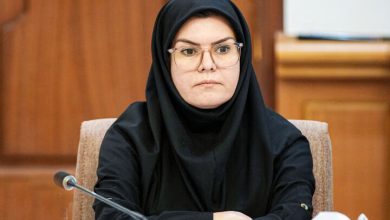 به گزارش فرصت رسانه به نقل از پایگاه خبری وزارت راه و شهرسازی، نرگس رزبان، مدیرکل دفتر اقتصاد مسکن، امروز سه شنبه ۲۸ مردادماه در نشست خبری معاونت مسکن وساختمان، گفت: سال ۱۴۰۲ در راستای تکالیف مشخص شده در قانون جهش تولید مسکن به منظور ایجاد بستر قانونی برای ثبت رایگان قراردادهای اجاره مسکن، ثبت این گروه از قراردادها در سامانه ایران املاک متوقف شد و سامانهای با نام سامانه «خودنویس»، جایگزین سامانه قبلی شد.
