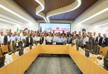 به گزارش فرصت رسانه به نقل از روابط عمومی شرکت عملیات غیرصنعتی پازارگاد، در این آیین دکتر شیخان با تبریک هفته دفاع مقدس و تجلیل از رشادت‌های فرزندان ایران اسلامی در هشت سال دفاع مقدس گفت: از بدو شکل‌گیری انقلاب شکوهمند اسلامی، همواره استکبار جهانی و دشمنان این آب و خاک، خصومت خود را به اشکال و انحای مختلف نشان داده و هر بار با پاسخ محکم و کوبنده ملت بزرگ ایران اسلامی روبرو شده‌اند.