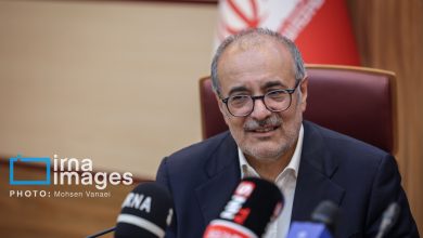 به گزارش فرصت رسانه به نقل از ایرنا از صندوق توسعه ملی، مهدی غضنفری با بیان این مطلب ادامه داد: پیرو جلسات با رئیس جمهوری درخصوص پایش پیشرفت اجرای طرح «ضربتی جهش تولید نفت خام به میزان ۲۵۰ هزار بشکه در روز» و تاکید وی برای سرعت بخشی بیشتر به این طرح، با تصویب هیات عامل صندوق، مبلغ ۳۰۰ میلیون دلار به صورت علیالحساب بابت مشارکت صندوق در این طرح به شرکت ملی نفت ایران پرداخت شد.