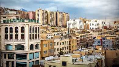 به گزارش فرصت رسانه به نقل از تسنیم، سامانه املاک و اسکان یک بستر الکترونیک برای دسترسی به اطلاعات شهروندان به لحاظ سکونت و مالکیت است. داده‌هایی که می‌تواند مبنایی برای سیاست‌گذاری در حوزه مسکن باشد. به طور مثال، بر اساس قانون، هر فرد می‌تواند یک واحد آپارتمان معاف از مالیات داشته باشد. همچنین خانه‌های خالی مشمول مالیات می‌شوند. اعمال این سیاست‌ها در گروی در اختیار داشتن اطلاعات است.