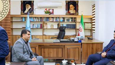به گزارش فرصت رسانه به نقل از روابط عمومی و امور بین‌الملل پتروشیمی امیرکبیر، در ابتدای اولین روز، سرپرست جدید مجتمع با حضور در واحدهای عملیاتی و پروژه‌های توسعه‌ای، از نزدیک در جریان روند تولید، وضعیت تجهیزات و نیازهای جاری قرار گرفت. در این بازدید که با حضور مدیران و مسئولان بخش‌های مختلف برگزار شد، گزارشی از آخرین وضعیت تولید، تعمیرات، ظرفیت‌ها و چالش‌های فنی ارائه و پیشنهادهایی برای ارتقای بهره‌وری مطرح شد.