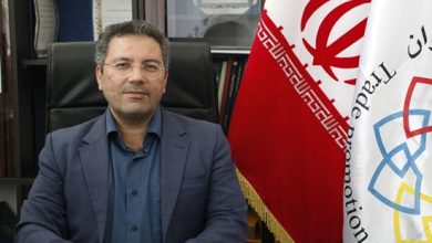 به گزارش فرصت رسانه: محسن مننتظری در گفت‌وگو با خبرنگار سازمان توسعه تجارت ایران، چالش‌های پیشروی تجارت خارجی را در دو بعد داخلی و خارجی بررسی کرد و افزود: اعمال تحریم‌های ظالمانه مشکلاتی در زمینه نقل و انتقال پولی و مالی، حمل‌ونقل و لجستیک ایجاد کرده است اما به نظر می‌رسد چالش‌های داخلی از جمله وضع برخی قوانین و مقررات داخلی روند تجارت خارجی را با مشکلات بیشتری مواجه کرده است.