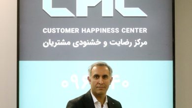به گزارش فرصت رسانه به نقل از ایکوپرس- مزدک زرین‌بخش در حاشیه برگزاری نمایشگاه خودرو تبریز افزود: ری‌را تنها یک محصول نیست، بلکه نشان‌دهنده تحول فرهنگی در نگاه ایران‌خودرو به رضایت و خشنودی مشتریان است؛ حرکتی از رویکرد سنتی تولیدمحور به سمت کیفیت‌گرایی و مشتری‌مداری پایدار. در این تحول، مرکز رضایت و خشنودی مشتریان نقش محوری ایفا کرده و با ایجاد پلی مستقیم بین بازخوردهای میدانی مالکان و تصمیم‌سازان فنی، مسیر توسعه و بهبود ری‌را را بر اساس تجربه واقعی مشتری هدایت کرده است.