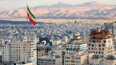 به گزارش فرصت رسانه به نقل از ایلنا، غلامرضا کاظمیان، معاون وزیر راه و شهرسازی درباره سقف بارگذاری جمعیت در تهران براساس طرح جامع و کنترل جمعیت در شهر تهران، اظهار داشت:  چه در سیاست‌های آمایش سرزمین و چه در سیاست‌های کلان نظام کنترل بارگذاری در کلانشهرها را دنبال می‌کنیم بنابراین بارگذاری در کلان شهرها از جمله تهران در حد ظرفیت طرح‌های مصوب انجام می‌شود.