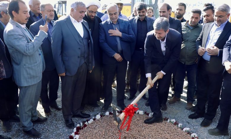 به گزارش فرصت رسانه: در آیین افتتاح یکی از این طرح‌ها، اکبر پولادی تعبیر جالبی درباره نحوه فعالیت استاندار اصفهان به کار برد و گفت: «جمالی‌نژاد با اقدامات شبانه‌روزی خود خواب را از چشمان مدیران ربوده است!»