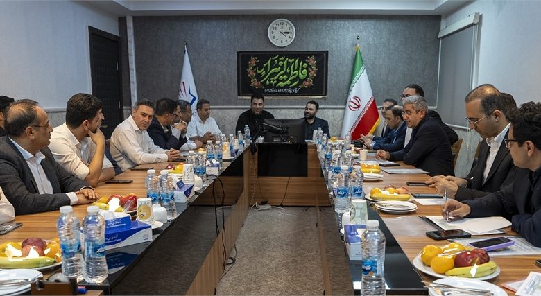 به گزارش  فرصت رسانه به نقل از روابط عمومی و امور فرهنگی پتروشیمی مروارید؛ در ابتدای جلسه، حسام خوشبین‌فر مدیرعامل پتروشیمی مروارید ضمن خیرمقدم به مدیرعامل بانک شهر و هیات همراه، گزارشی از وضعیت تولید، برنامه‌های آینده و رویکردهای مدیریتی این شرکت ارائه کرد.