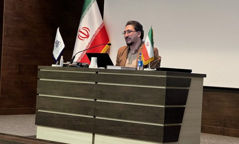 به گزارش فرصت رسانه به نقل از روابط عمومی شرکت مهندسی و ساخت تاسیسات دریایی ایران به‌عنوان یکی از دستگاه‌های پیشرو در بهره‌گیری از فناوری‌های نوین و هوش مصنوعی، در راستای ارتقای سطح دانش تخصصی و توانمندسازی کارکنان در مواجهه با تحولات فناورانه، دوره تخصصی «تولید محتوا با هوش مصنوعی و مهندسی پرامپت» را در تاریخ هجدهم آذرماه برگزار کرد.