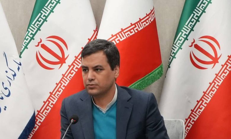 به گزارش فرصت رسانه: احسان احمدی، عضو موظف هیات مدیره هلدینگ صدرتامین: ارزش افزوده در صنعت فولاد صرفاً به معنای پیچیده‌تر شدن محصول یا تغییر جزئی در مشخصات فنی نیست، بلکه حاصل انتخاب آگاهانه سبد محصول، پیوند محصول با پروژه و تعریف نقش صنعتی در مقیاس ملی است.